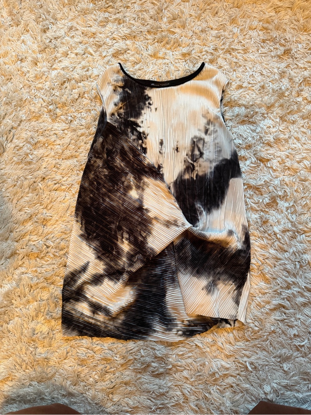 Zara Black & White Tie-Dye Pleated Sleeveless Blouse